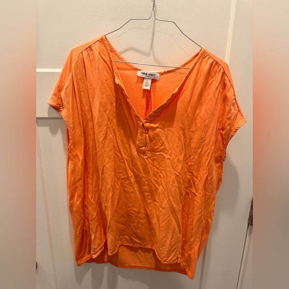 Nine West Jeans Orange V-Neck Cap Sleeve Top Women Size L Tangerine Flowy Hi-Lo